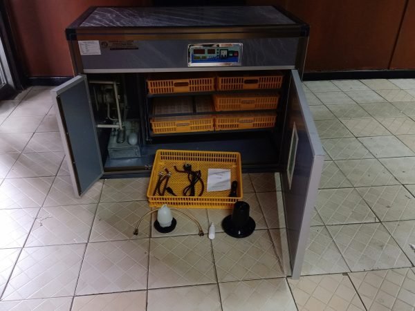 528 full hatcher incubator - Copy INCUBATOR 528